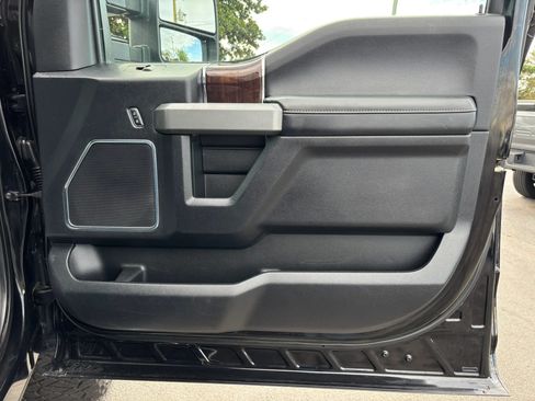 Used 2017 Ford F250 Platinum w/ Platinum Ultimate Package AWD/4WD image 30