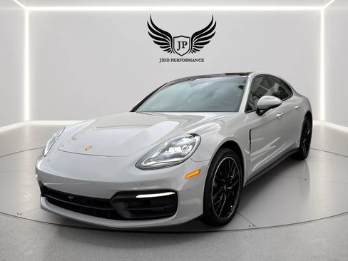 Used 2021 Porsche Panamera image 2