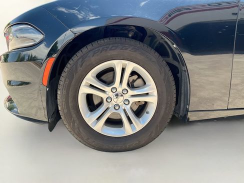 Used 2022 Dodge Charger SXT w/ Leather Interior Group RWD image 30