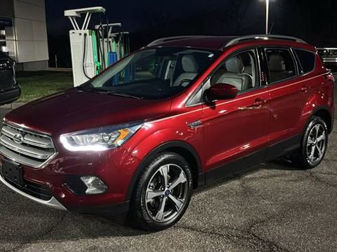 Used 2018 Ford Escape SEL image 2