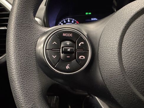 Used 2021 Kia Soul LX image 13