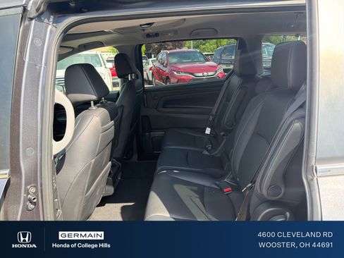 Used 2023 Honda Odyssey Touring image 12