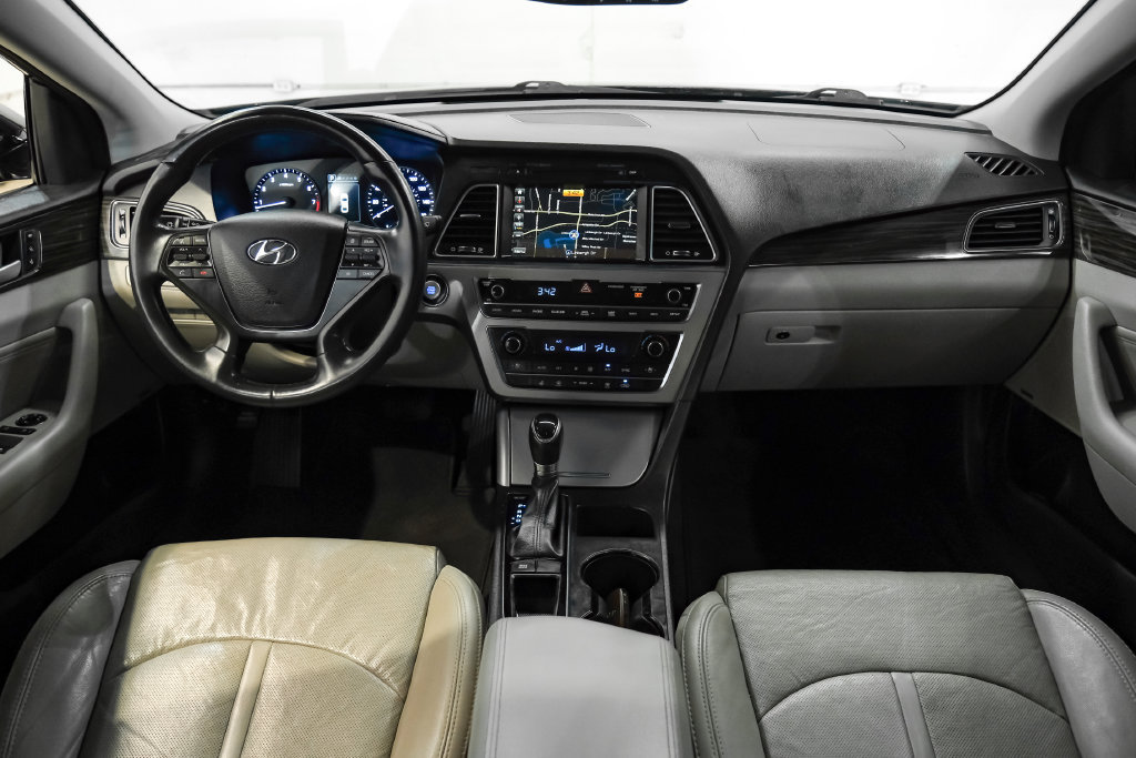 Used 2015 Hyundai Sonata Limited w/ Option Group 05 FWD image 16