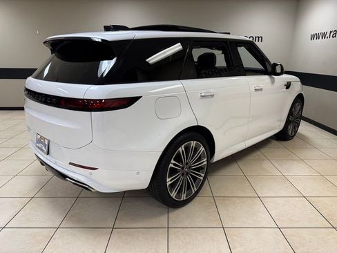 Used 2024 Land Rover Range Rover Sport Dynamic SE AWD/4WD image 6