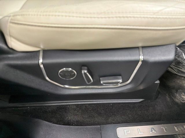 Used 2020 Ford Expedition Platinum AWD/4WD image 11
