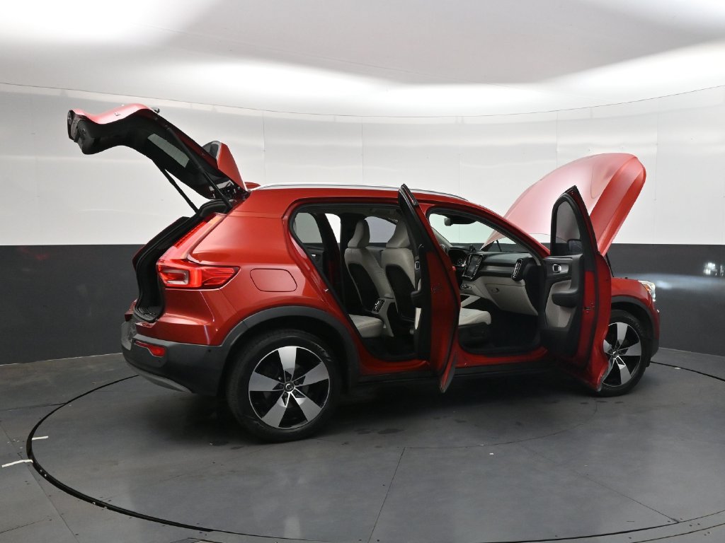 Used 2019 Volvo XC40 T4 Momentum FWD image 38