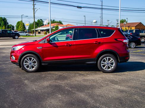 Used 2017 Ford Escape SE FWD image 4