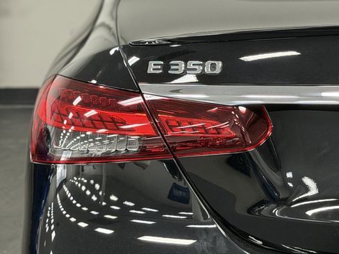 Used 2023 Mercedes-Benz E 350 Sedan image 13