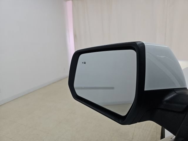 Used 2023 Chevrolet Traverse LT FWD image 13