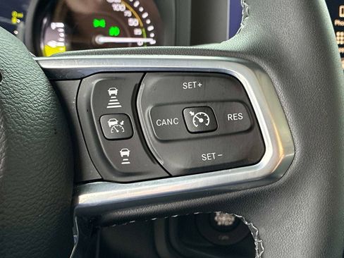 Certified 2025 Jeep Wrangler Unlimited Sahara w/ Safety Group AWD/4WD image 26