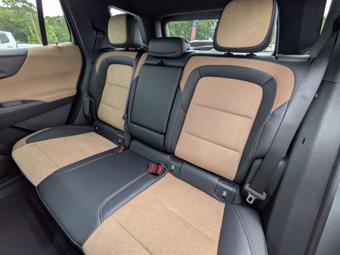 New 2026 Chevrolet Equinox ACTIV w/ Convenience Package III AWD/4WD image 9