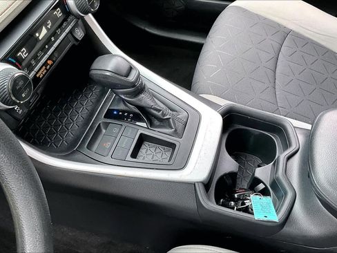 Used 2020 Toyota RAV4 XLE image 16