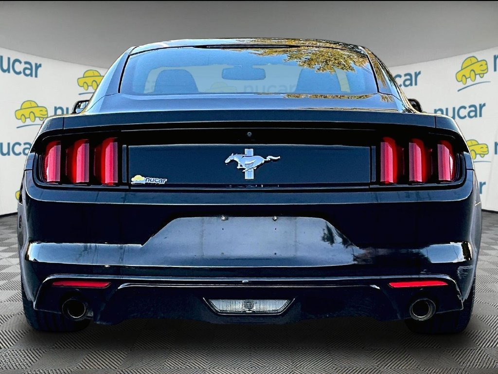 Used 2015 Ford Mustang Coupe RWD image 5