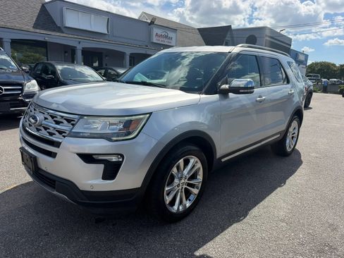 Used 2019 Ford Explorer XLT w/ Equipment Group 202A AWD/4WD image 1