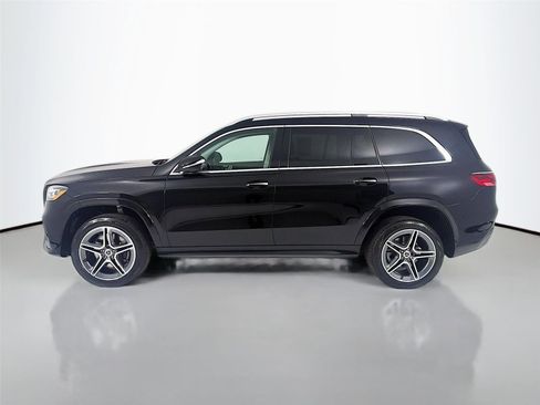 Used 2024 Mercedes-Benz GLS 450 4MATIC image 2