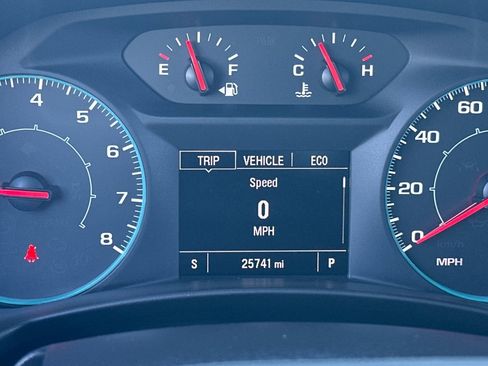 Used 2022 Chevrolet Equinox LS image 39