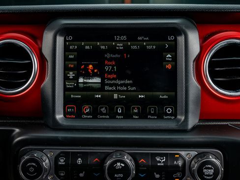 Used 2021 Jeep Wrangler Unlimited Rubicon image 25