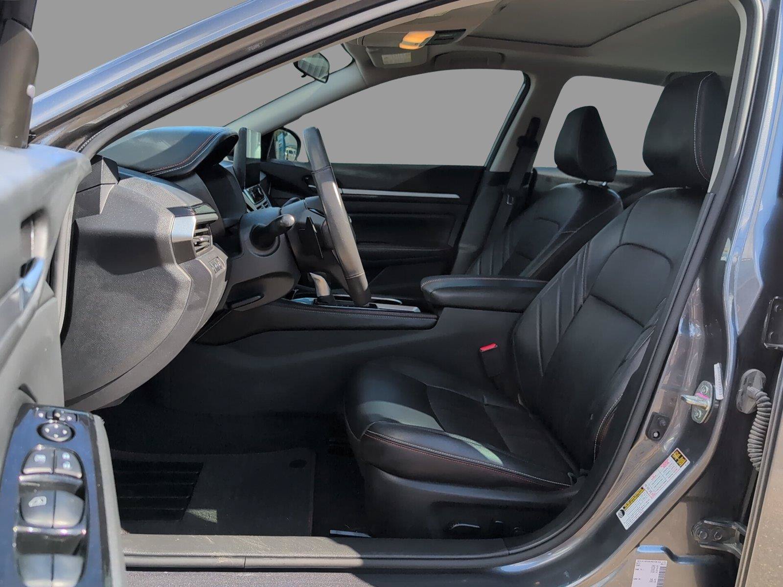 Used 2024 Nissan Altima 2.5 SR w/ SR Premium Package FWD image 13