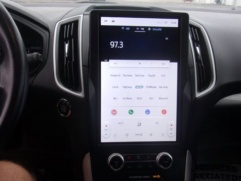 Used 2023 Ford Edge SEL image 10