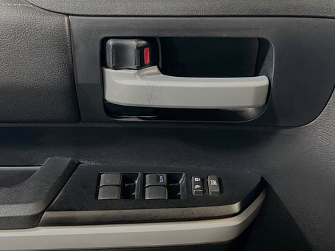 Used 2018 Toyota Tundra SR5 RWD image 13
