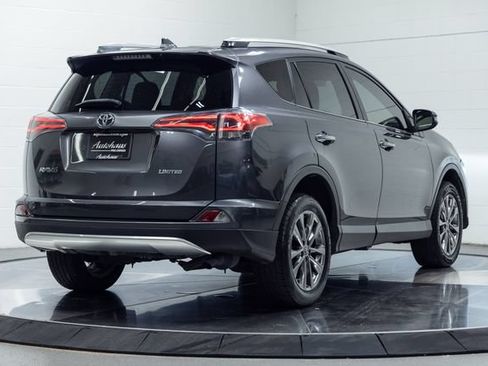 Used 2018 Toyota RAV4 Limited FWD image 10