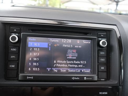 Used 2019 Toyota Sequoia SR5 AWD/4WD image 36