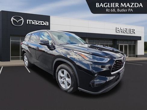 Used 2021 Toyota Highlander LE AWD/4WD image 1