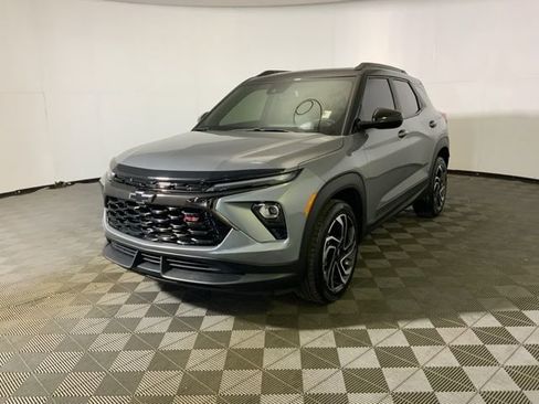 Used 2025 Chevrolet TrailBlazer RS w/ Convenience Package AWD/4WD image 3