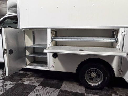 Used 2017 Chevrolet Express 3500 image 14