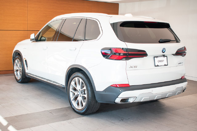 Used 2025 BMW X5 xDrive50e AWD/4WD image 8