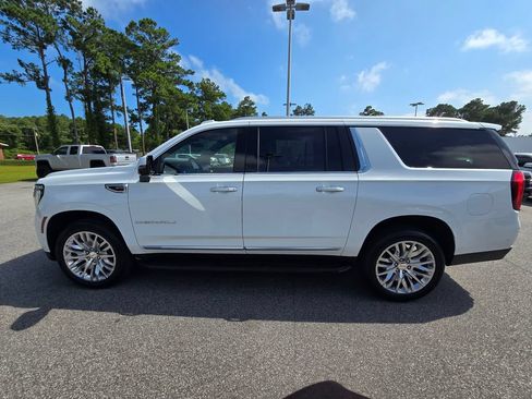 Used 2025 GMC Yukon XL Denali AWD/4WD image 2