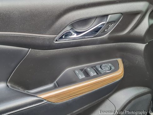 Used 2019 GMC Acadia SLE FWD image 13