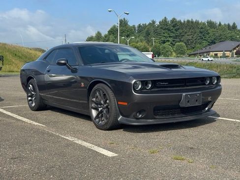 Used 2022 Dodge Challenger R/T Scat Pack RWD image 1
