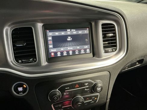 Used 2019 Dodge Charger SXT RWD image 19