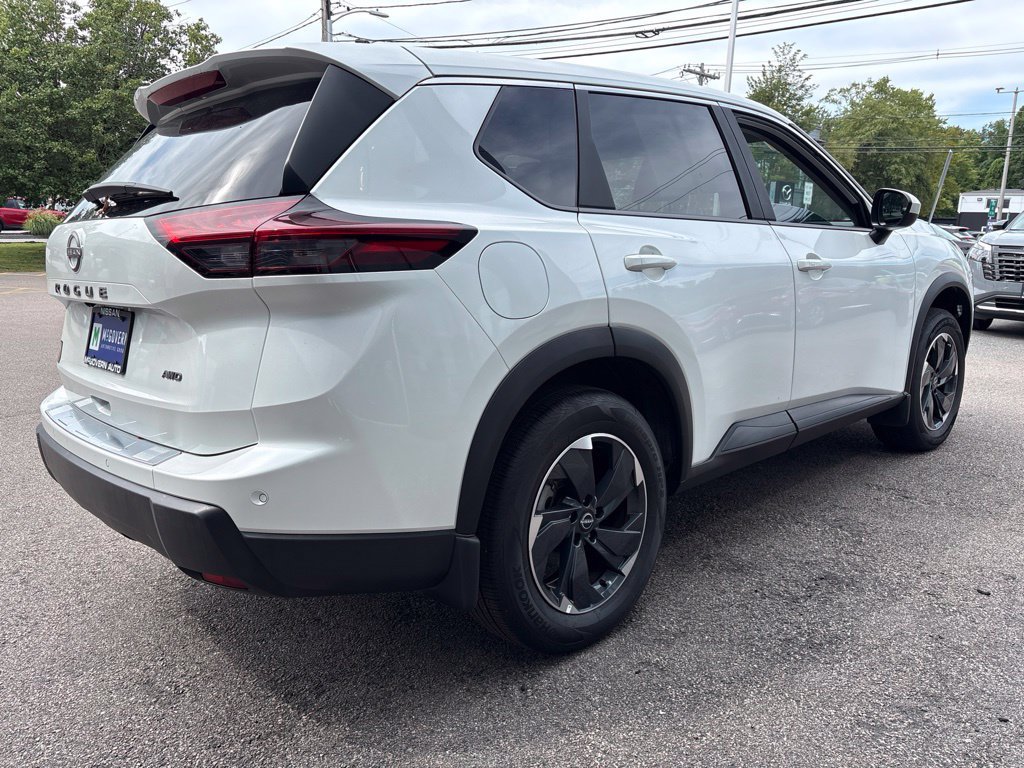 Certified 2026 Nissan Rogue SV AWD/4WD image 6