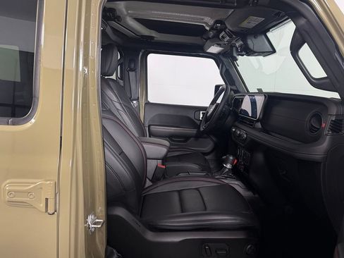 Used 2025 Jeep Wrangler Unlimited Rubicon AWD/4WD image 41
