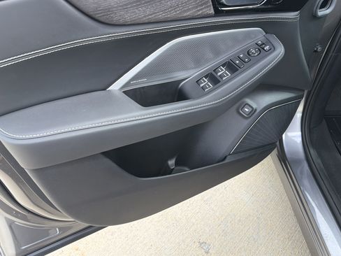 Used 2025 Acura MDX SH-AWD w/ Advance Package image 21