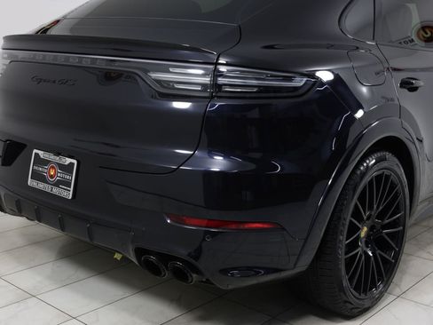 Used 2022 Porsche Cayenne GTS w/ Premium Package Plus AWD/4WD image 44