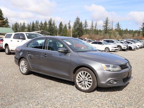 Used 2014 Volkswagen Jetta TDI image 5