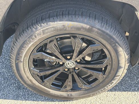 Certified 2023 Toyota RAV4 SE image 28