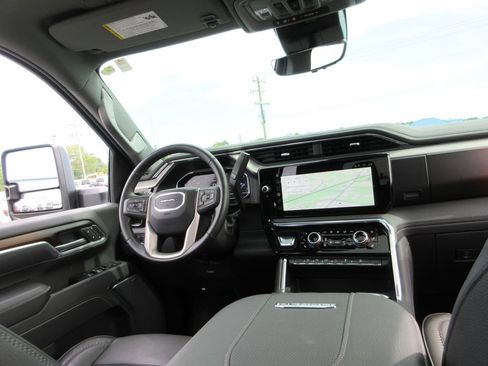 Used 2025 GMC Sierra 2500 Denali w/ Denali Reserve Package AWD/4WD image 31