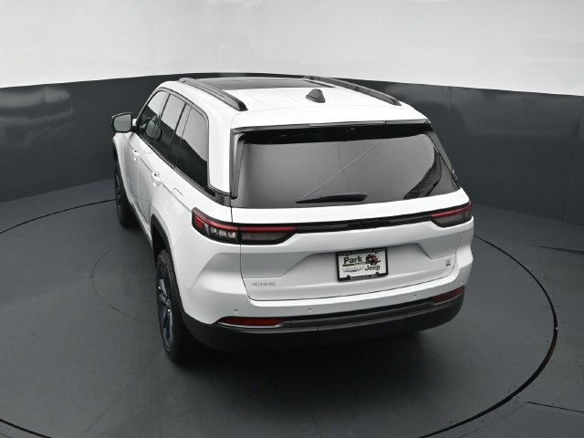 New 2026 Jeep Grand Cherokee Limited AWD/4WD image 17