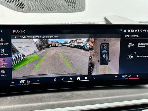 Used 2024 BMW X5 xDrive50e w/ Parking Assistance Package image 23