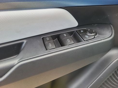 New 2026 Chevrolet Equinox EV LT image 25