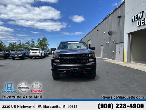 Used 2021 Chevrolet Silverado 1500 Custom Trail Boss AWD/4WD image 2