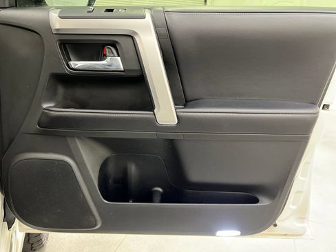 Used 2018 Toyota 4Runner Limited w/ Four Season Floor Mat Package AWD/4WD image 36