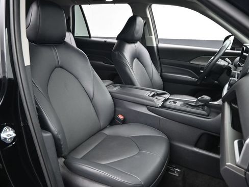 Used 2024 Toyota Grand Highlander AWD image 26