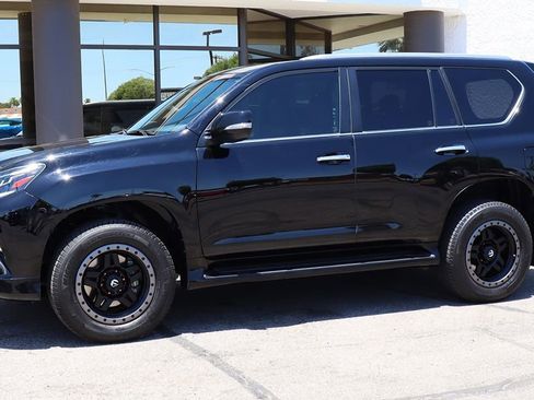 Used 2020 Lexus GX 460 Luxury w/ Off Road Package AWD/4WD image 7