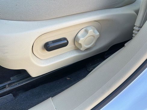 Used 2018 Ford Taurus SE image 10