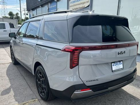 Used 2025 Kia Carnival SX Prestige FWD image 4